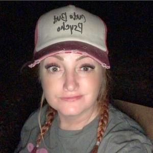 Meet your Posher, Lesa